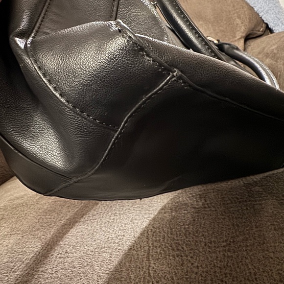 Apt 9 Elegant Black Quilted Handbag - Picture 9 of 9